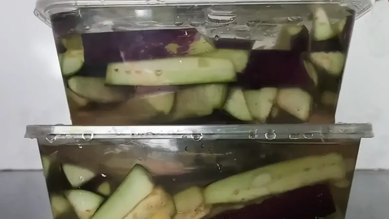 Cà tím tươi sơ chế, ngâm nước muối