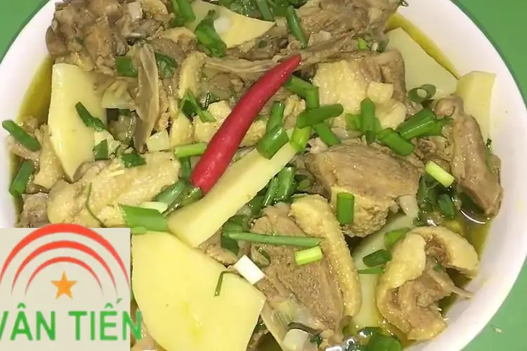 Sơ chế thịt vịt, măng tươi ngon