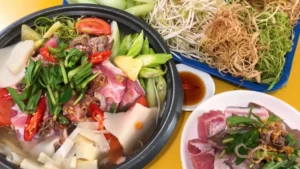 Nguyên liệu chính tươi ngon lẩu cá đuối măng chua.