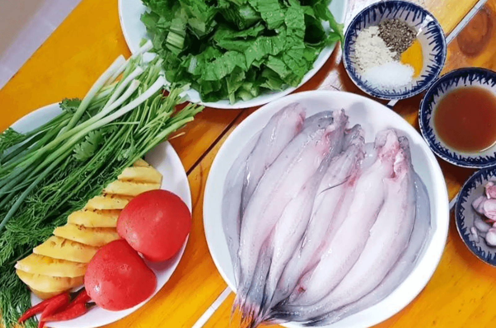 Cá khoai, rau sống tươi ngon nhúng lẩu