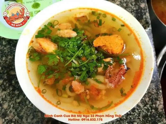 Bánh canh Huế nóng hổi, mời thưởng thức ngay.
