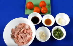 Nguyên liệu tươi chuẩn bị thịt băm sốt cà chua