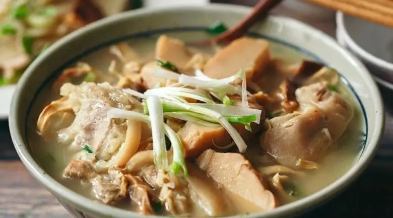 Canh Măng Khô Thịt Truyền Thống