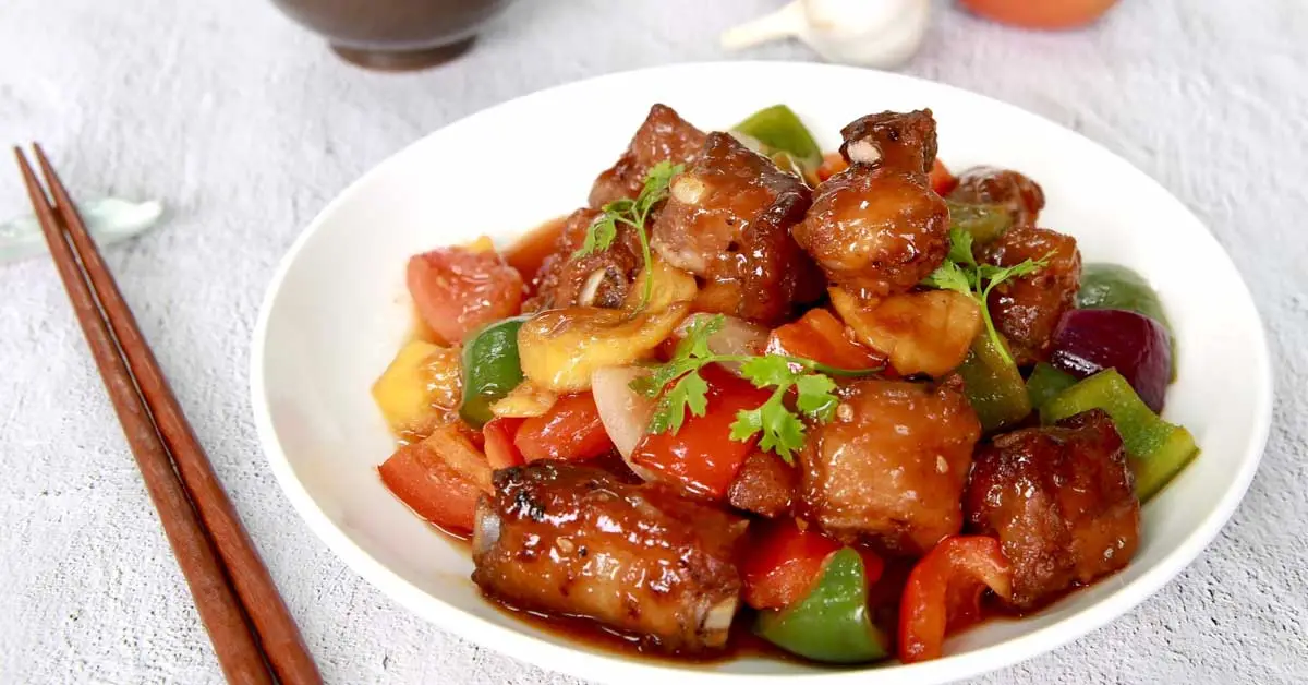 Sườn xốt chua ngọt sánh bóng nóng hổi