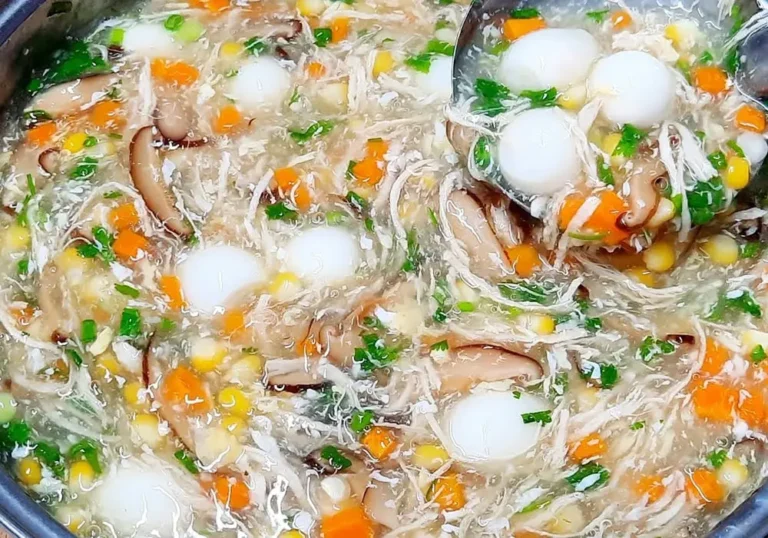 Nguyên liệu tươi ngon nấu súp gà.