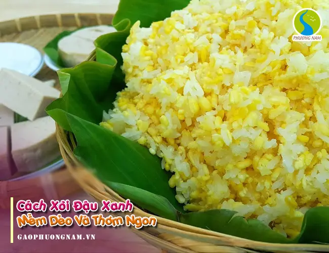 Xôi đậu xanh vàng óng, muối vừng hành phi.