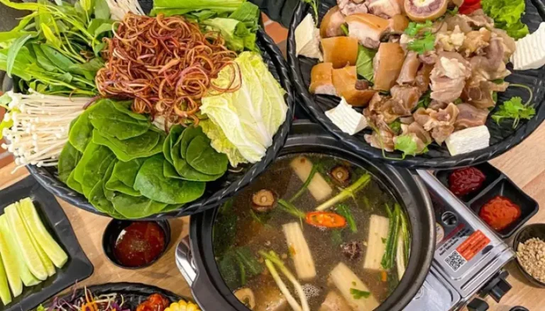 Nguyên liệu tươi ngon cho lẩu đuôi bò.