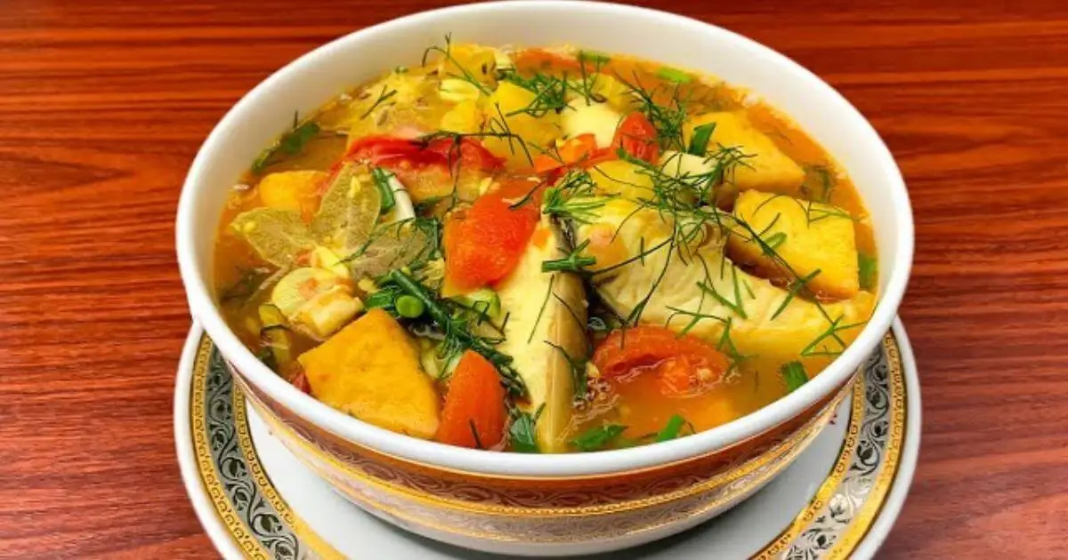 Canh cá tầm thơm ngon nóng hổi