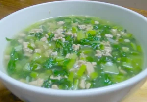 Tô canh cải ngọt thịt bằm nóng hổi