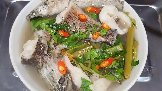 Canh chua cá lóc rau muống