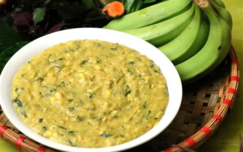 Canh chuối xanh om lạc