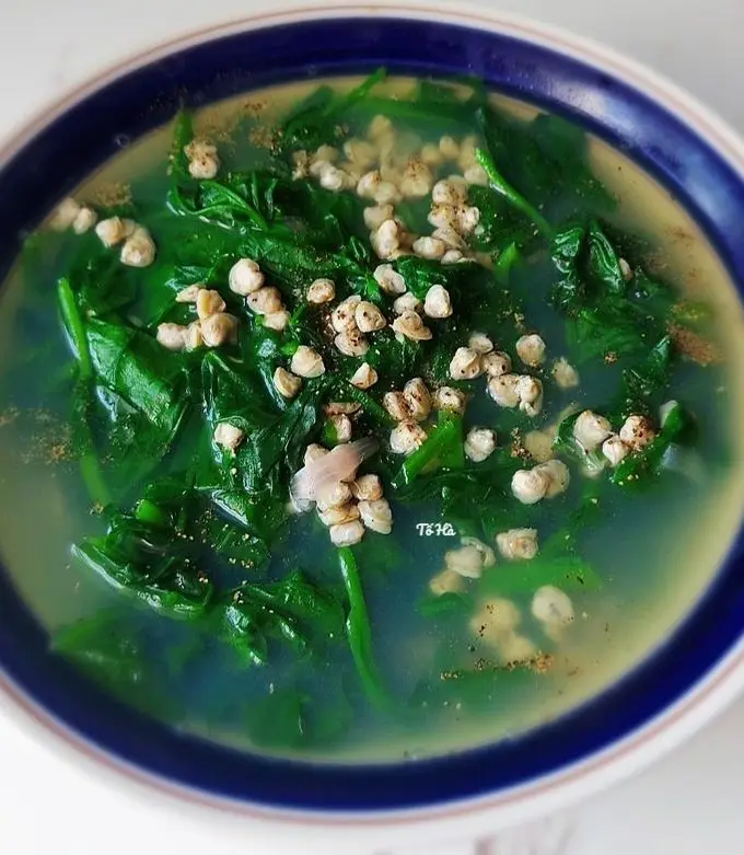 Canh hến mồng tơi