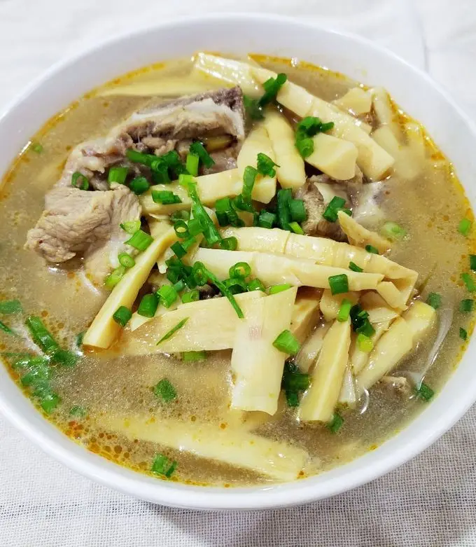 Canh Măng Hầm Xương Heo