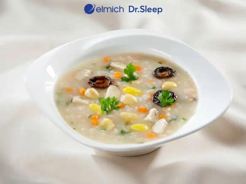 Tô cháo hạt sen thơm ngon, bổ dưỡng.