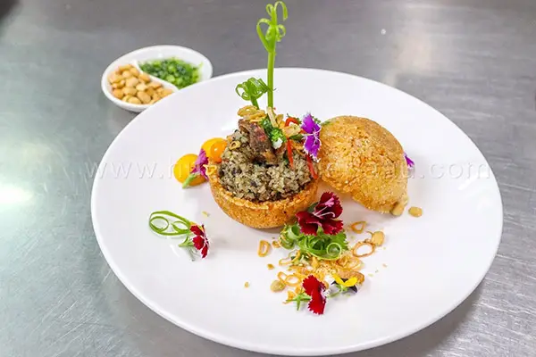 Xôi chim bồ câu hấp nóng hổi