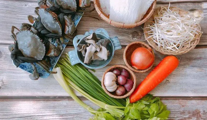 Nguyên liệu miến cua biển tươi ngon.