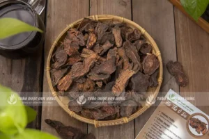 Hà thủ ô khô sơ chế sẵn sàng nấu