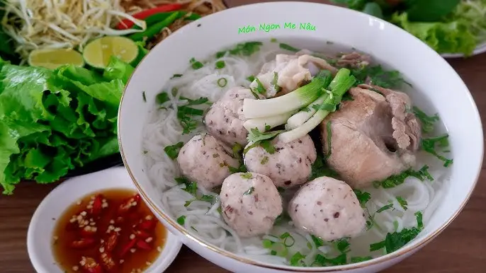 Hướng dẫn làm mọc và nấu nước dùng.