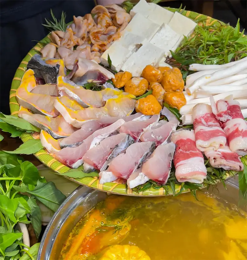 Nguyên liệu tươi ngon Lẩu Cá Chép Giòn