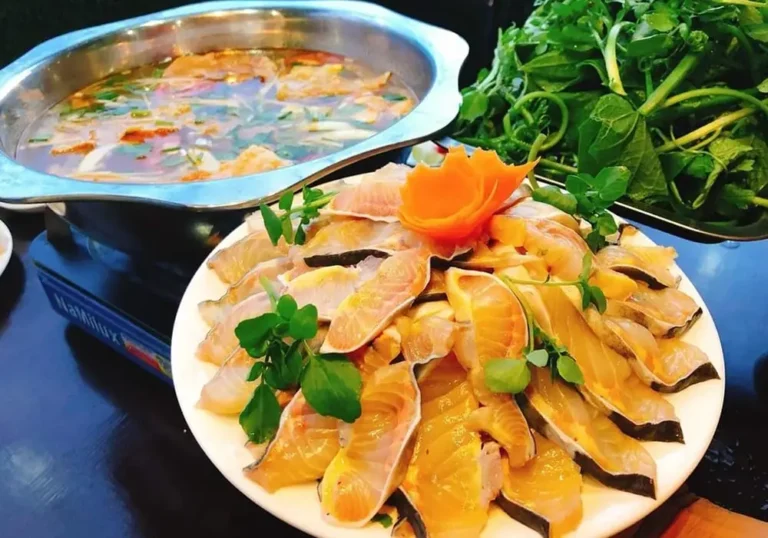 Lẩu cá tầm Sapa thơm ngon đậm đà