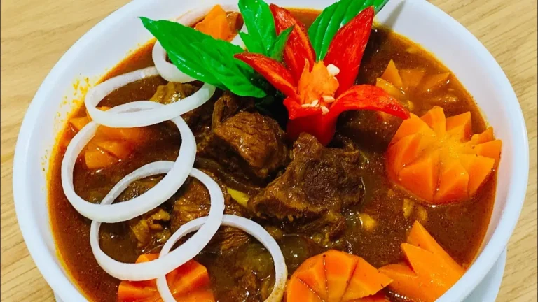 Bò kho ngon, thịt mềm, màu sắc hấp dẫn.
