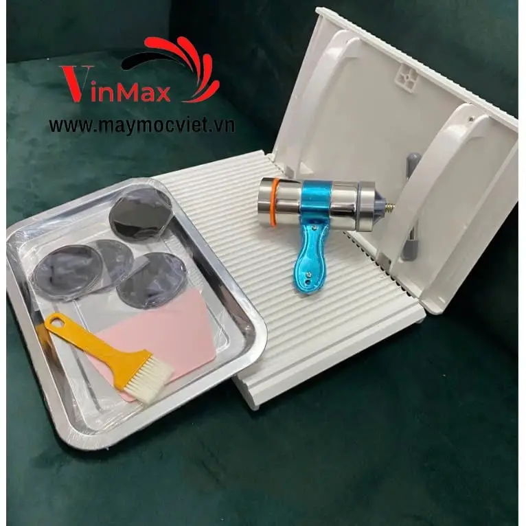 Vo viên bột trân châu tươi thủ công.