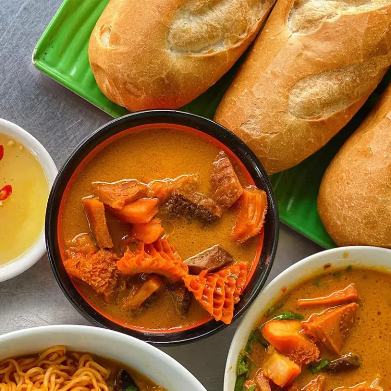 Nội tạng bò tươi chuẩn bị làm phá lấu.