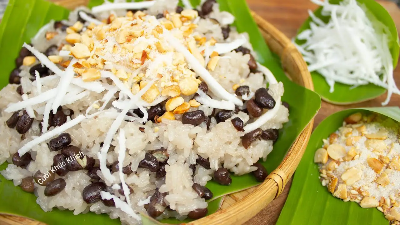 Xôi Đỗ Đen Hấp Dẫn Nóng Hổi