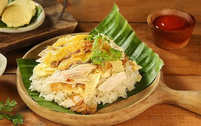 Xôi gà mỡ hành, hành phi giòn rụm