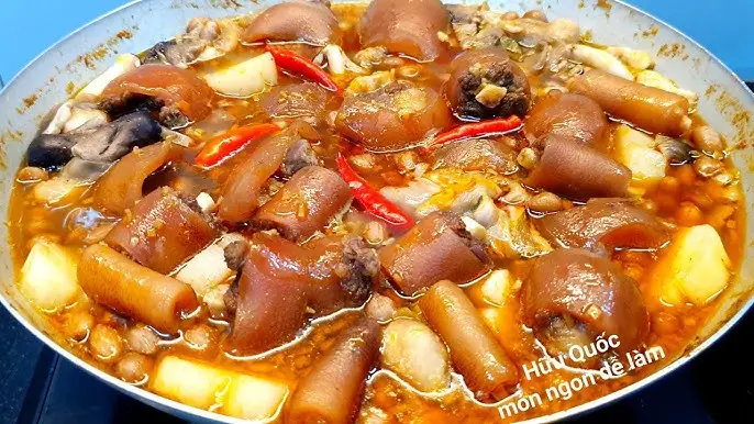 Lẩu Đuôi Bò Chua Cay Hấp Dẫn