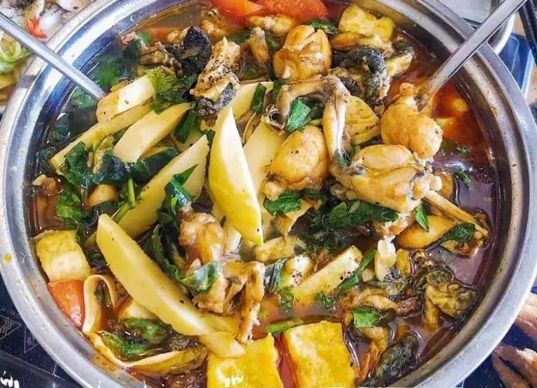 Lẩu ếch măng cay chua