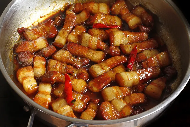 Cách Kho Thịt Lợn Ngon - Hình ảnh đẹp, chi tiết và thực tế