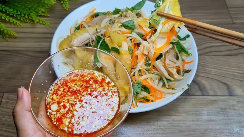 Cách trộn gỏi gà - Pha Nước Trộn Gỏi Đậm Đà