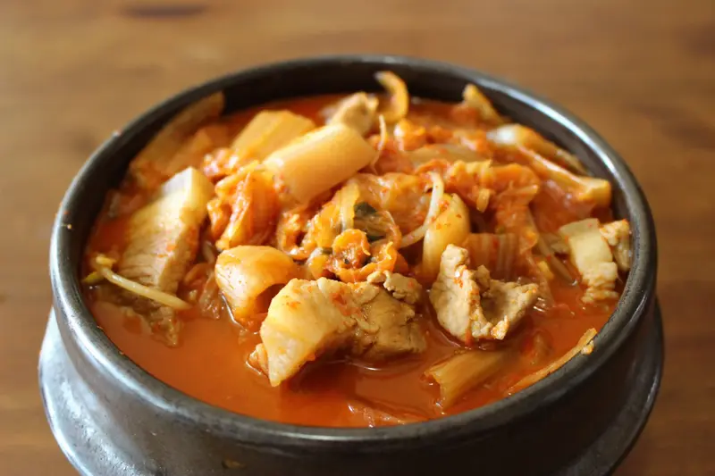 Canh kim chi thịt heo - Bí Quyết Chọn Nguyên Liệu Tươi Ngon