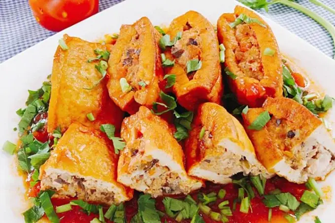 Thưởng Thức Đậu Hũ Nhồi Thịt Đúng Cách
