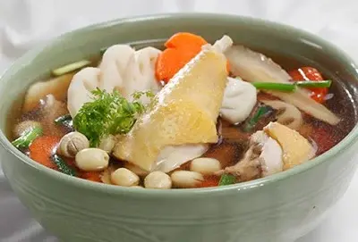Cách Làm Gà Hầm Hạt Sen Thơm Ngon Chuẩn Vị