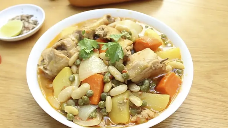 Gà Nấu Đậu - Hình ảnh đẹp, chi tiết và thực tế