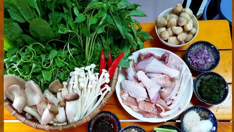 Gà nấu lá giang - Nguyên Liệu Tươi Ngon Và Cách Chọn