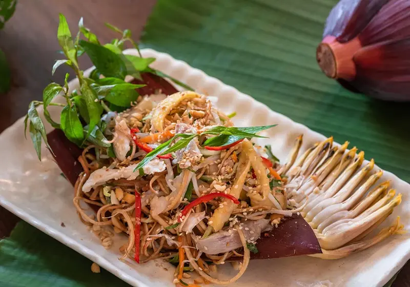 Biến Tấu và Thưởng Thức Gỏi Gà Bắp Chuối