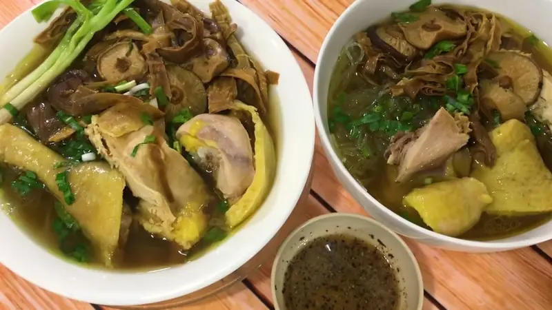 Bí Quyết Làm Món Miếng Gà Chuẩn Vị Gia Đình 3 Miếng gà - Cách Làm Gà Nấu Miến Thơm Ngon Tại Nhà