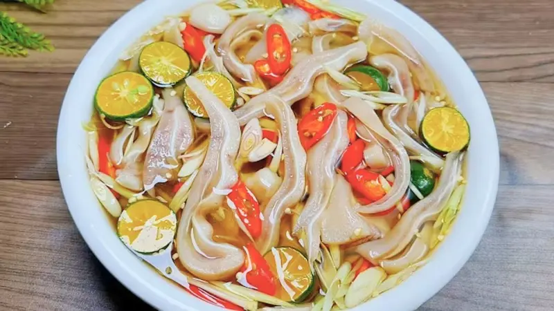 Tai Heo Ngâm Chua Ngọt - Hình ảnh đẹp, chi tiết và thực tế