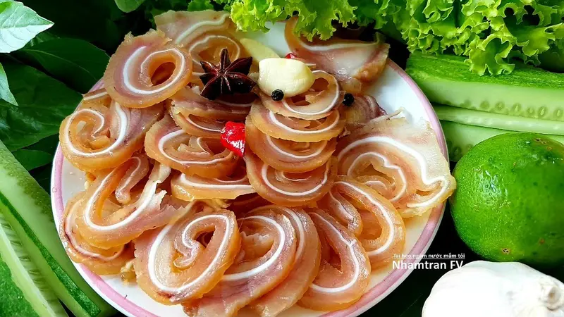 Bí quyết để tai heo ngâm mắm ngon lâu và giữ độ giòn