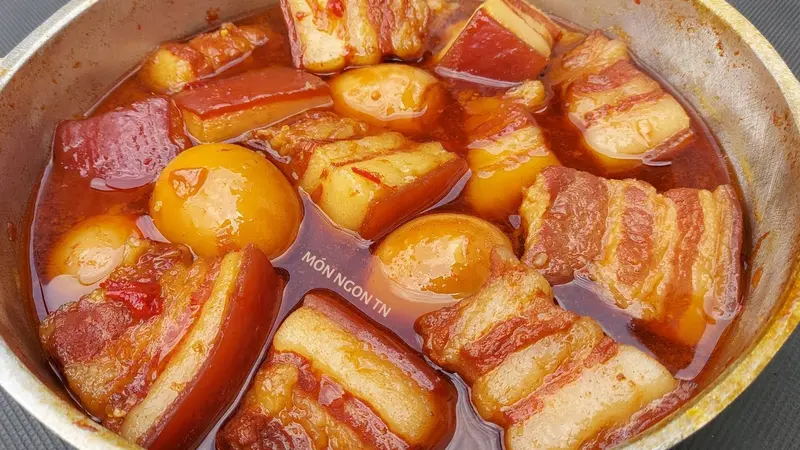 Thịt Kho Trứng Nước Dừa - Hình ảnh đẹp, chi tiết và thực tế